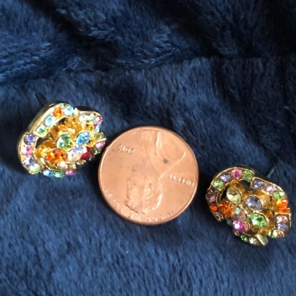 Multicolored Stoned gold toned earrings - Picture 7 of 8
